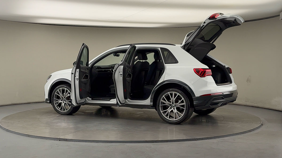More views of Audi Q3