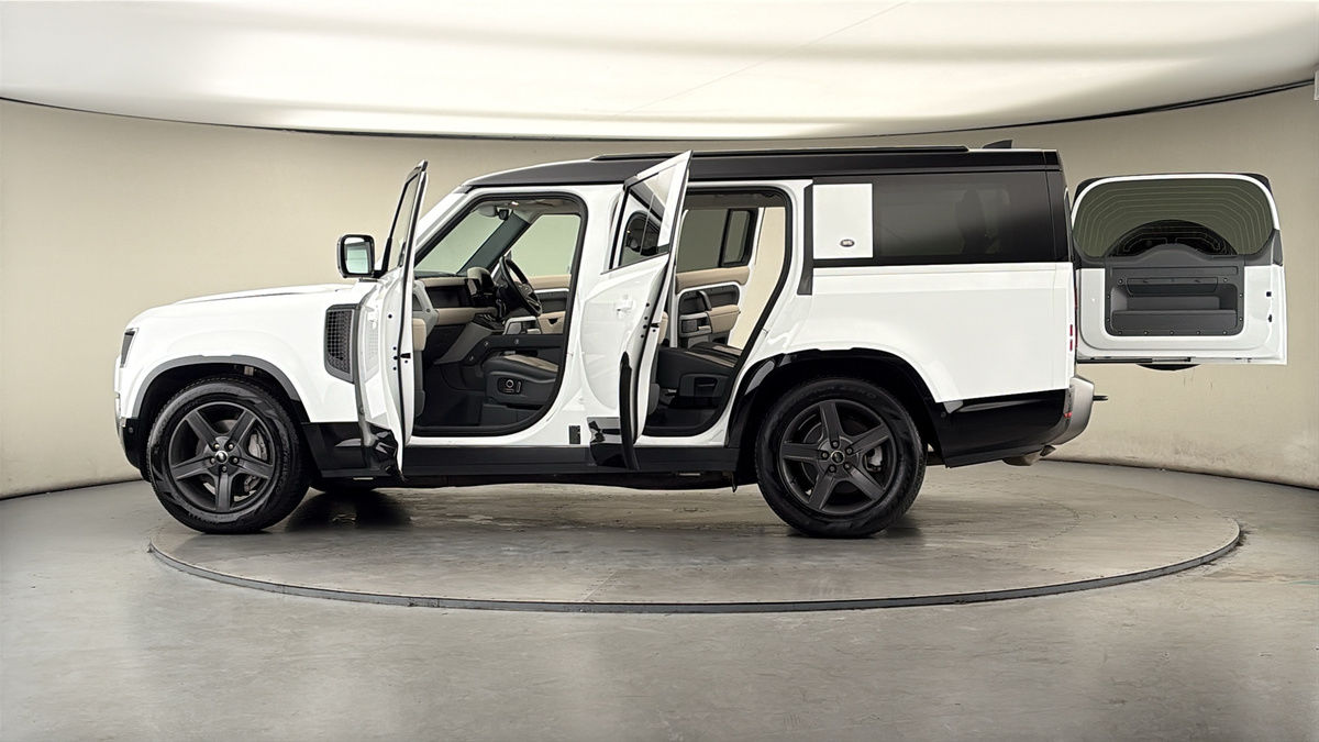 More views of Land Rover Defender 130