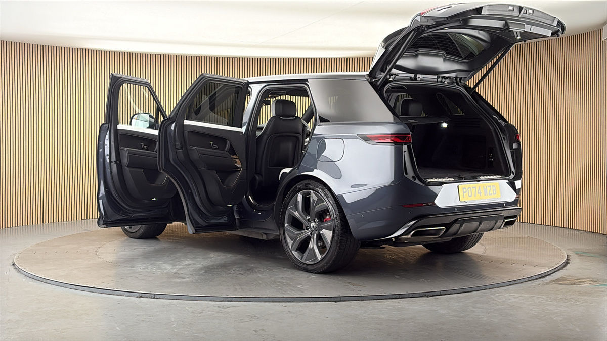 More views of Land Rover Range Rover Sport