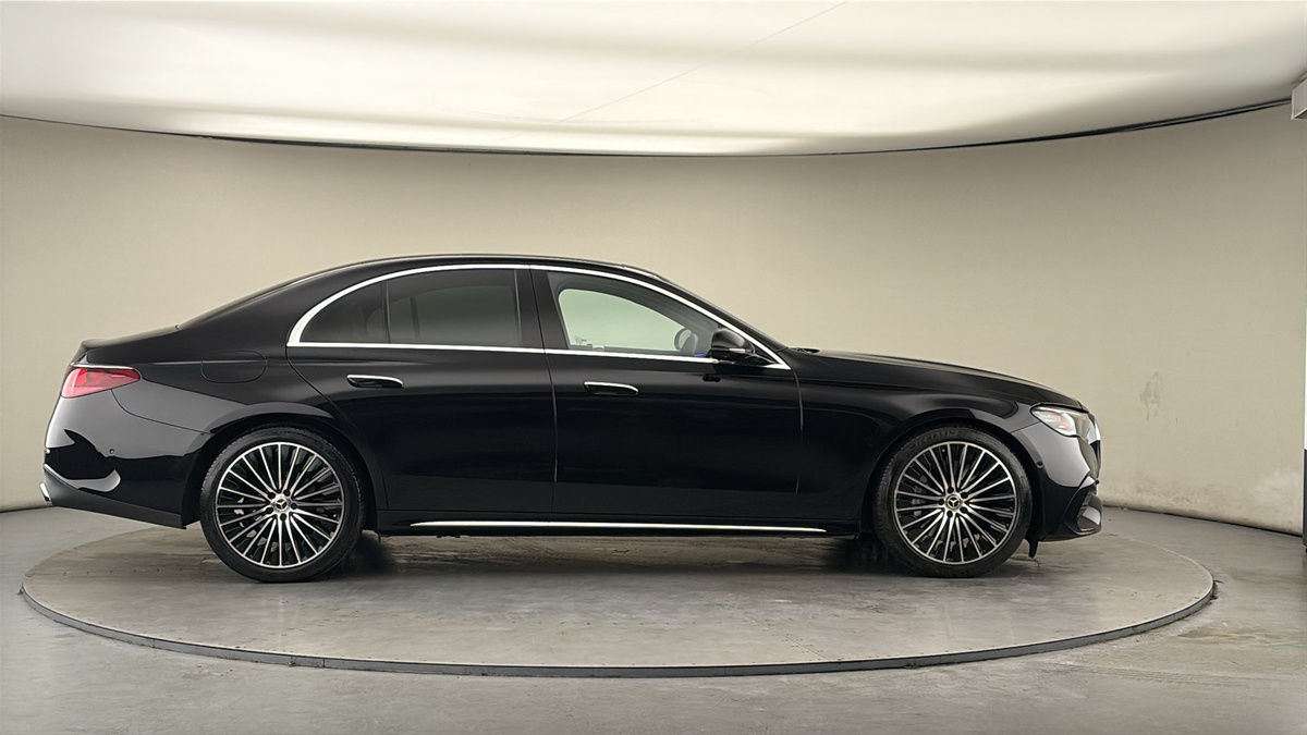 Mercedes-Benz E Class Image 16