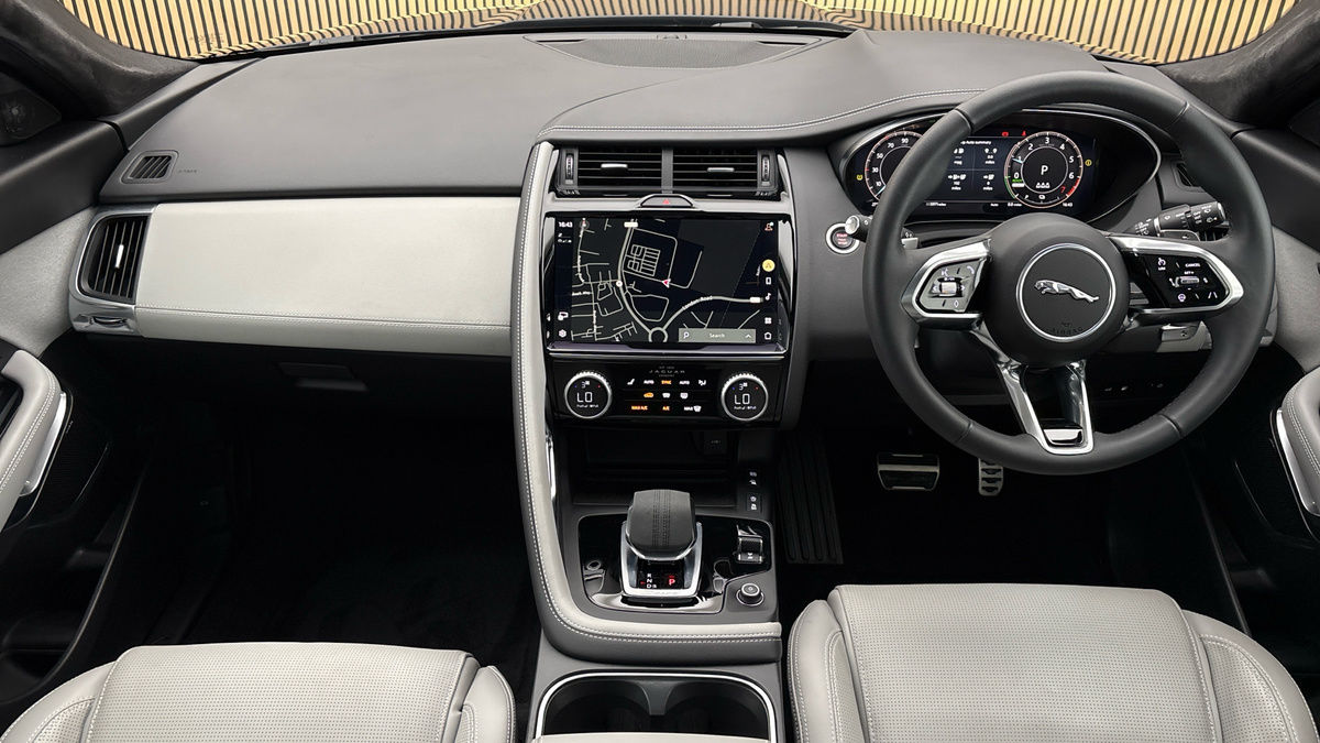Jaguar E-PACE Image 12