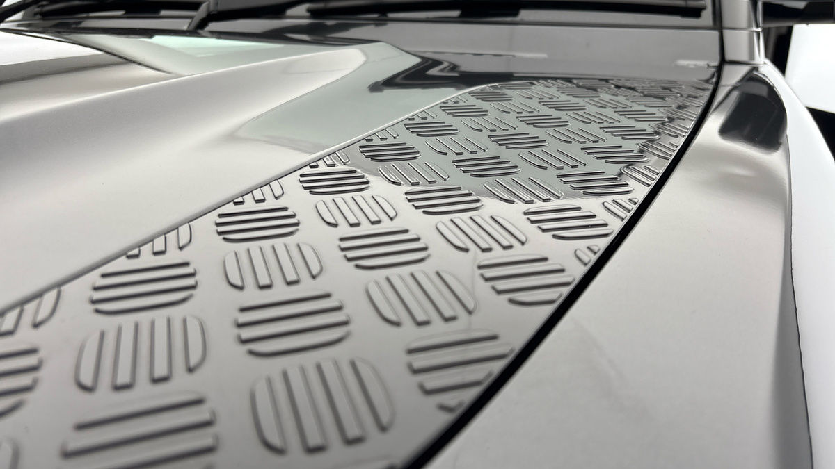 Land Rover Defender 90 Image 31