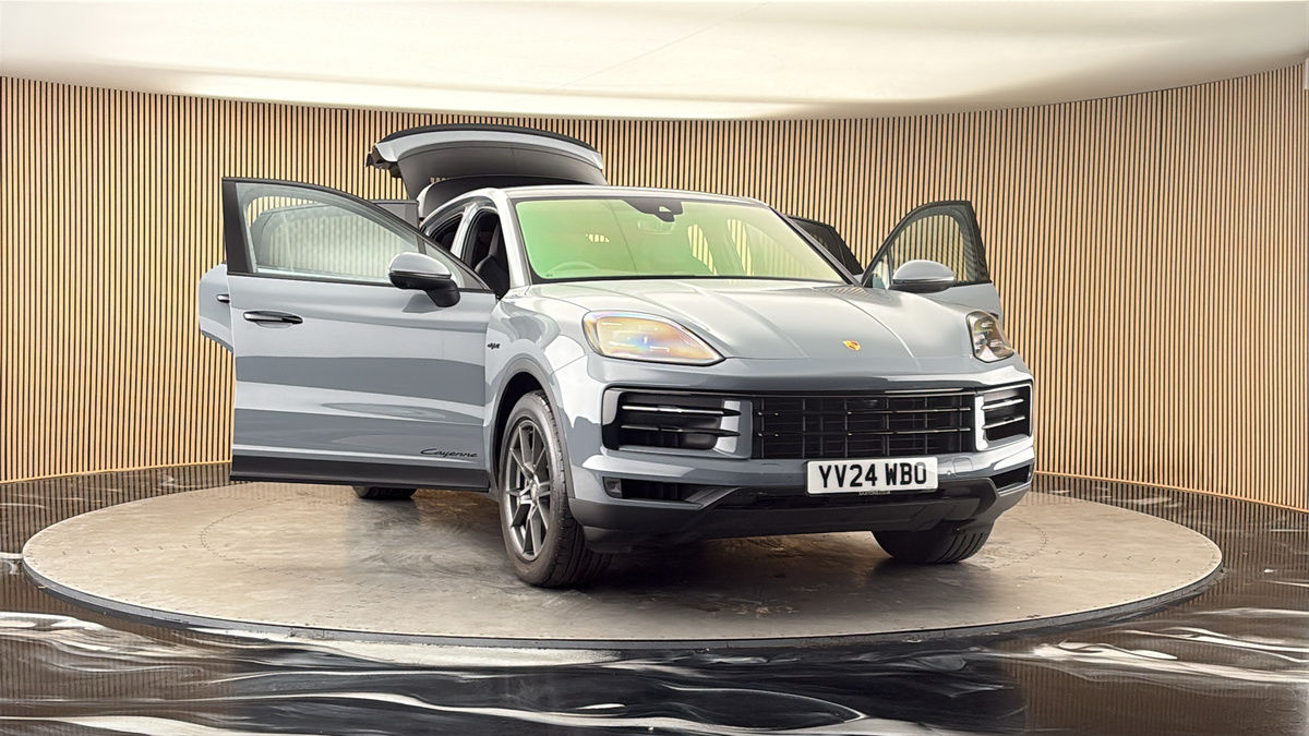 More views of Porsche Cayenne