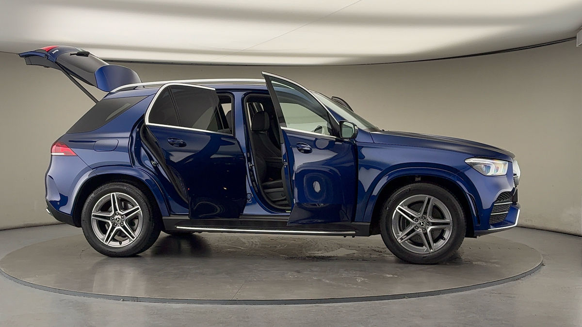 More views of Mercedes-Benz GLE