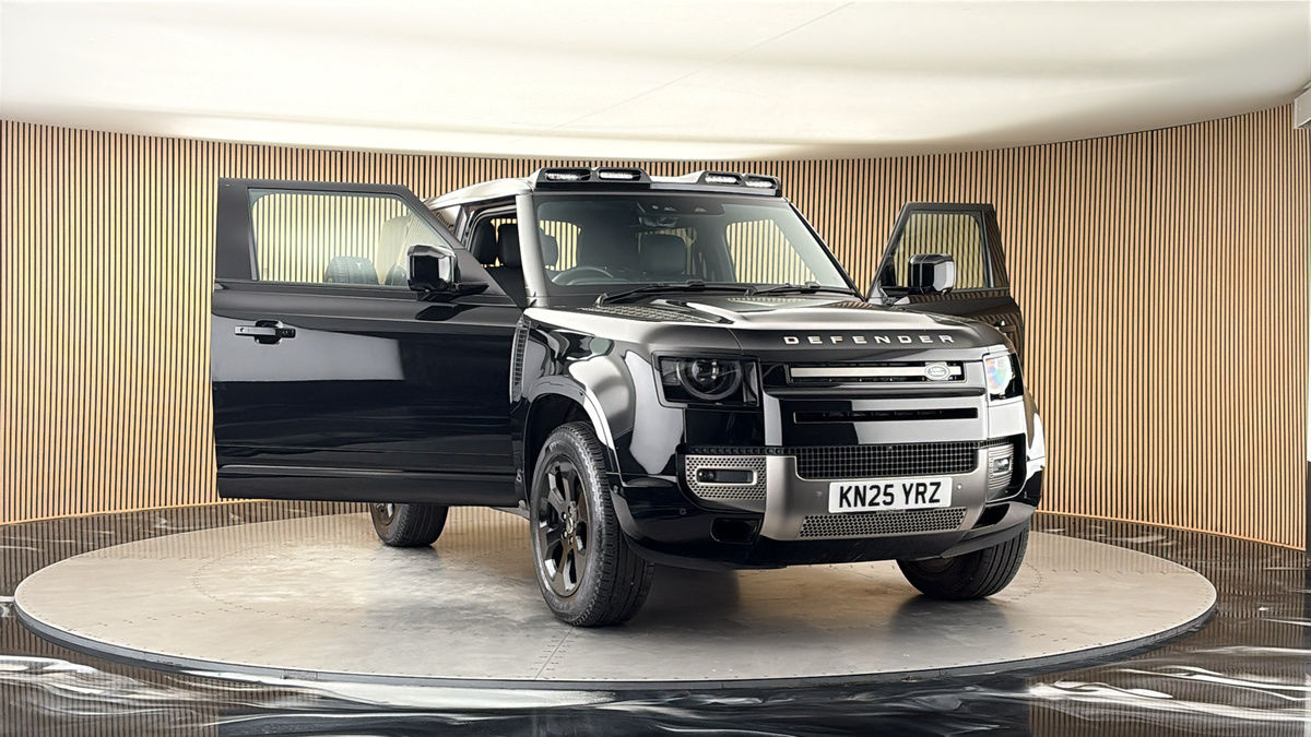 More views of Land Rover Defender 90