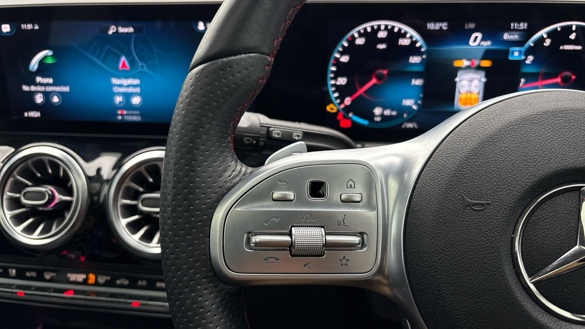 Mercedes-Benz GLA Image 13