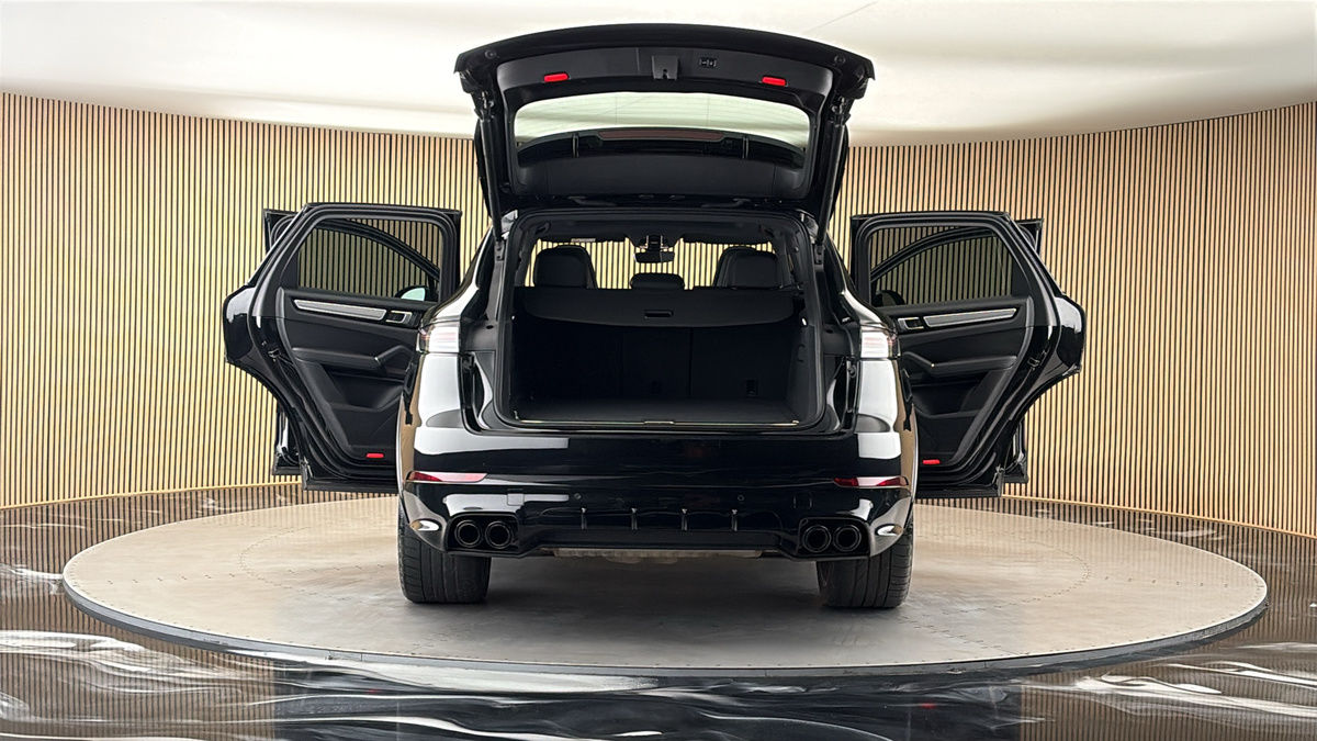 More views of Porsche Cayenne