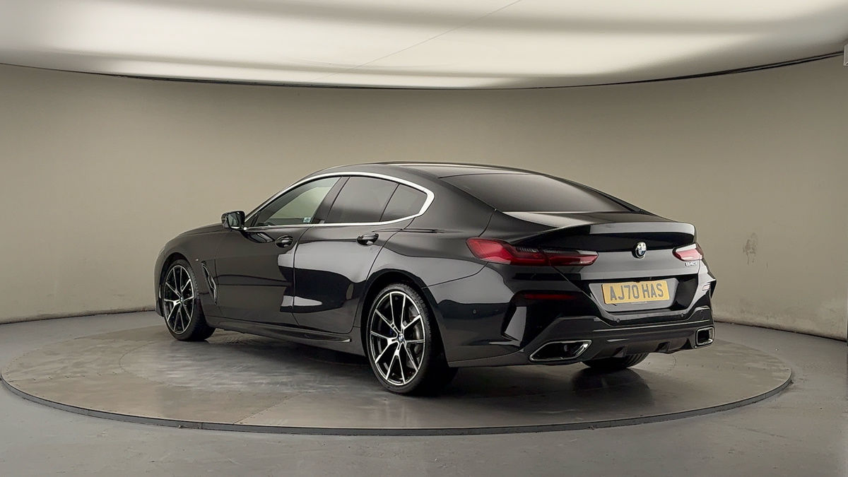 BMW 8 Series Image 2