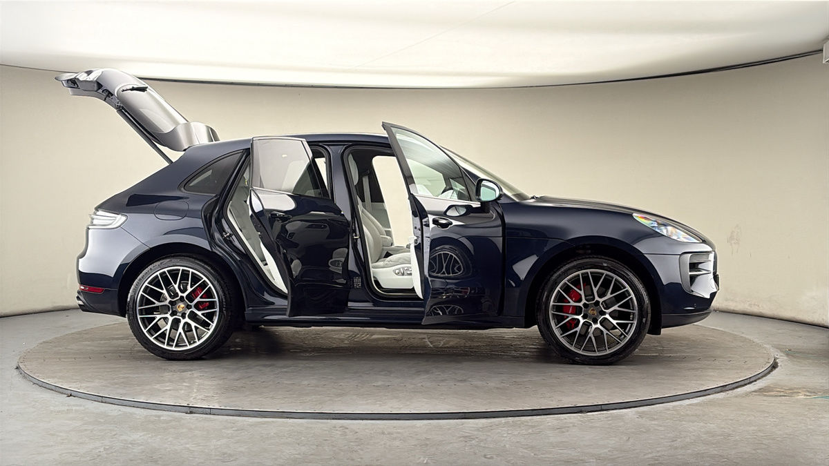 More views of Porsche Macan