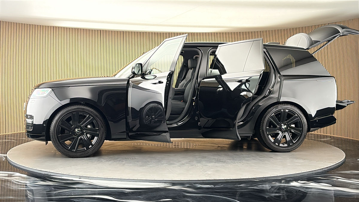 More views of Land Rover Range Rover