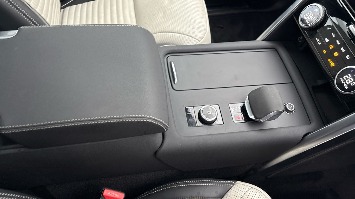 Land Rover Discovery Image 18