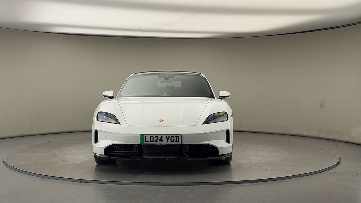 Porsche Taycan Image 4