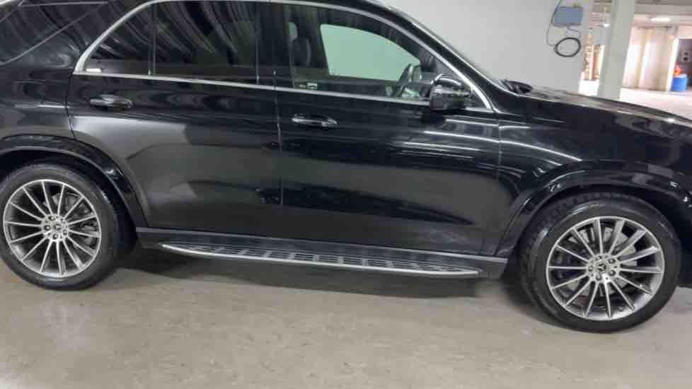 More views of Mercedes-Benz GLE