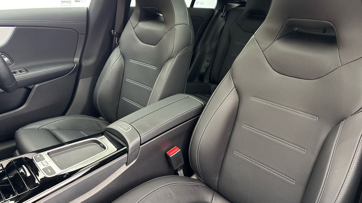 Mercedes-Benz CLA Image 7