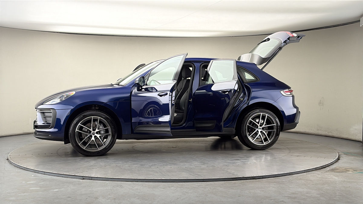 More views of Porsche Macan