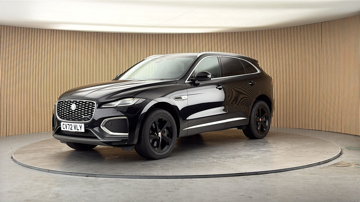 Jaguar F-PACE Image 20