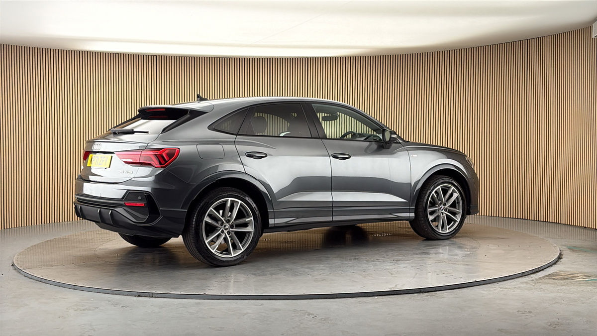 More views of Audi Q3
