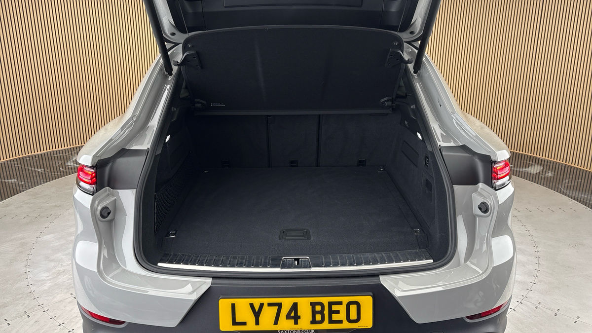 Porsche Cayenne Image 11