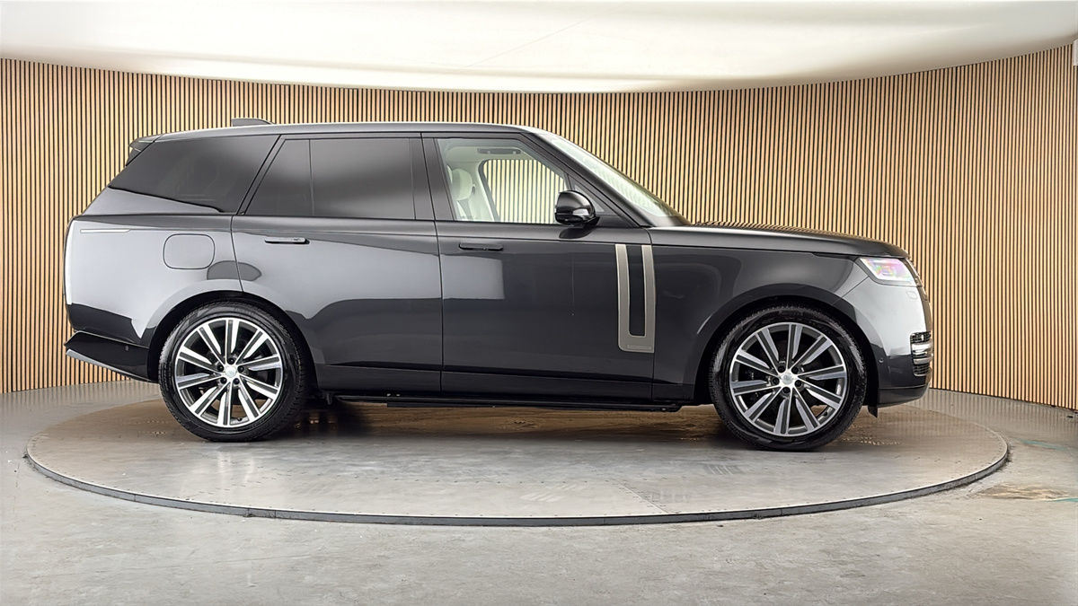 More views of Land Rover Range Rover