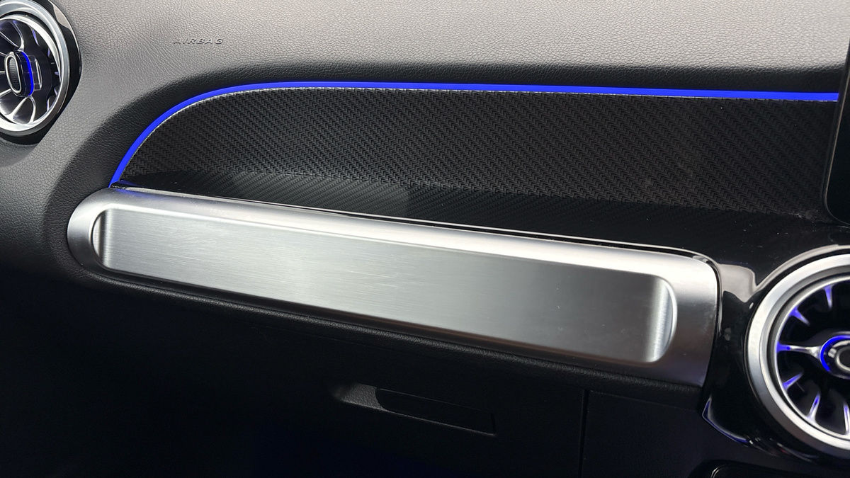 Mercedes-Benz GLB Image 26