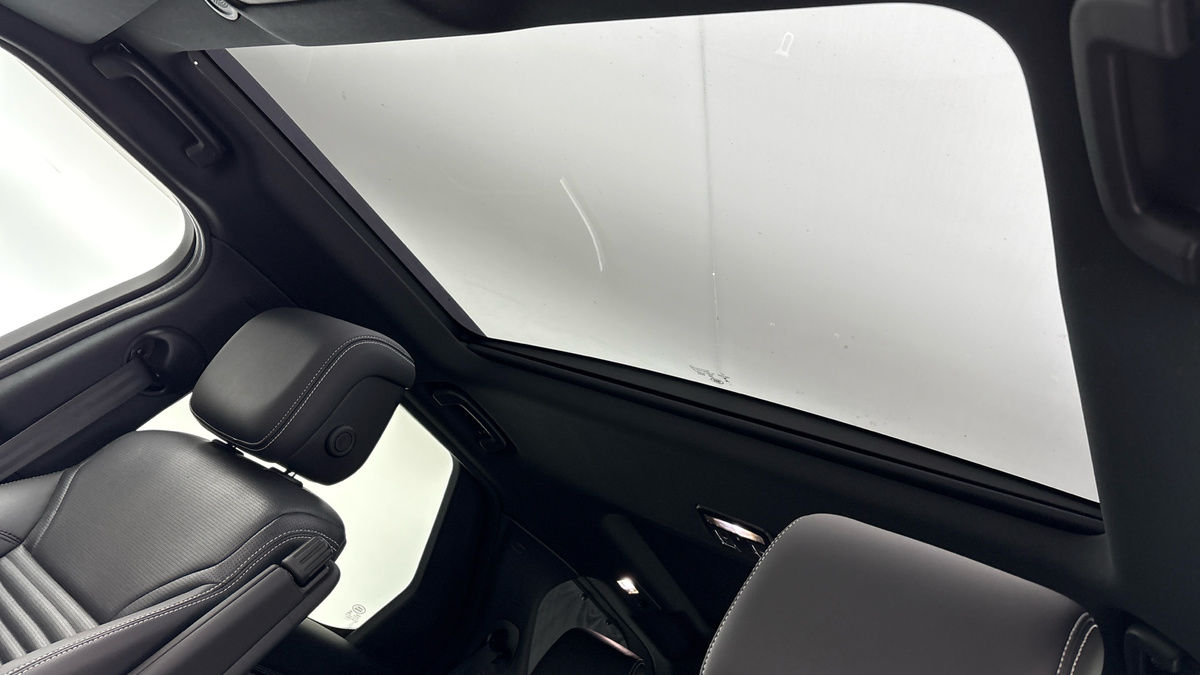 Land Rover Discovery Image 6