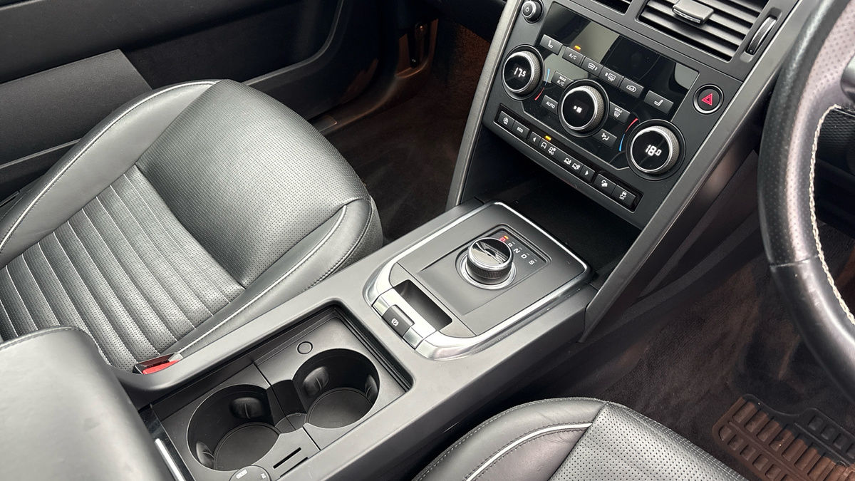 Land Rover Discovery Sport Image 18