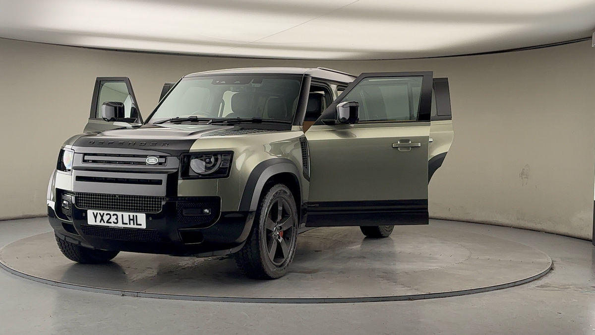 More views of Land Rover Defender 110