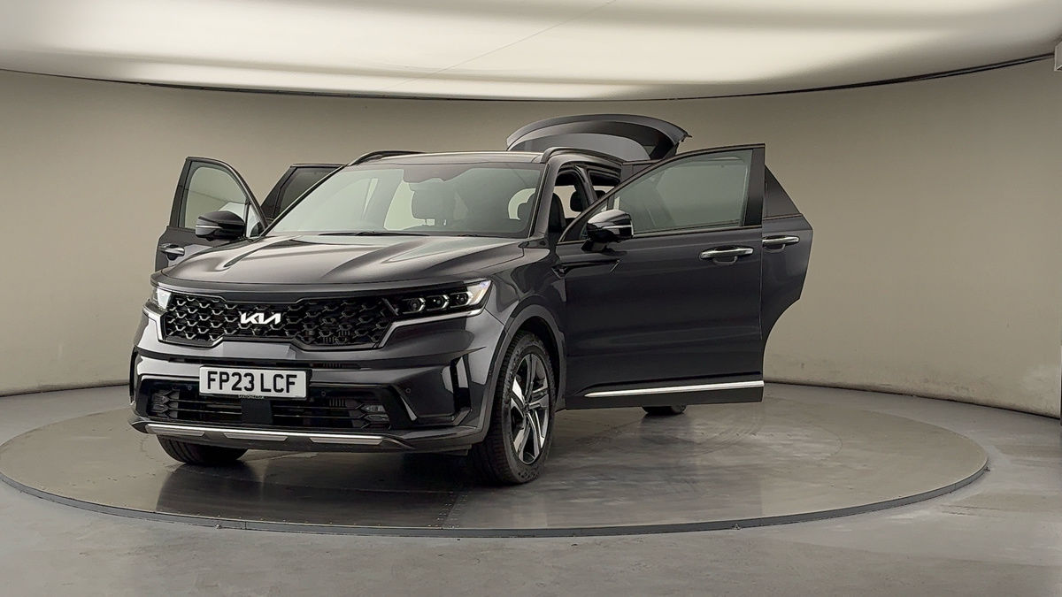 More views of Kia Sorento