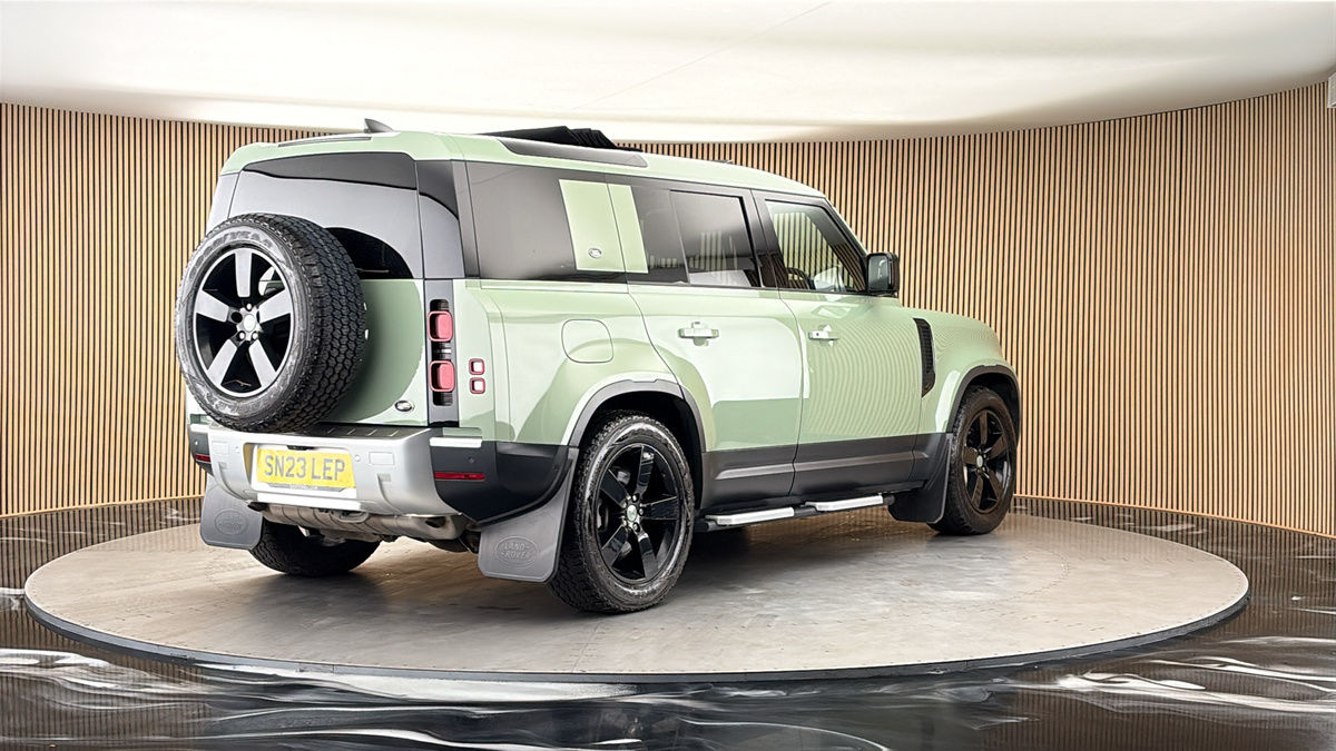 More views of Land Rover Defender 110