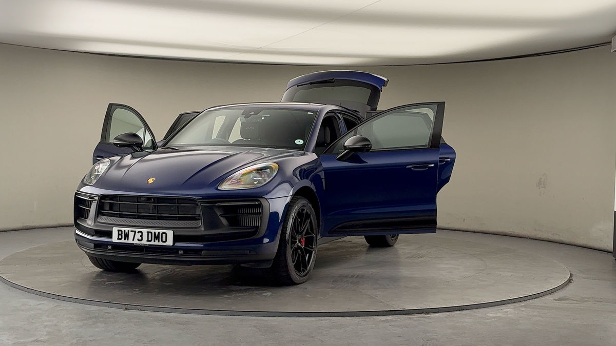 More views of Porsche Macan