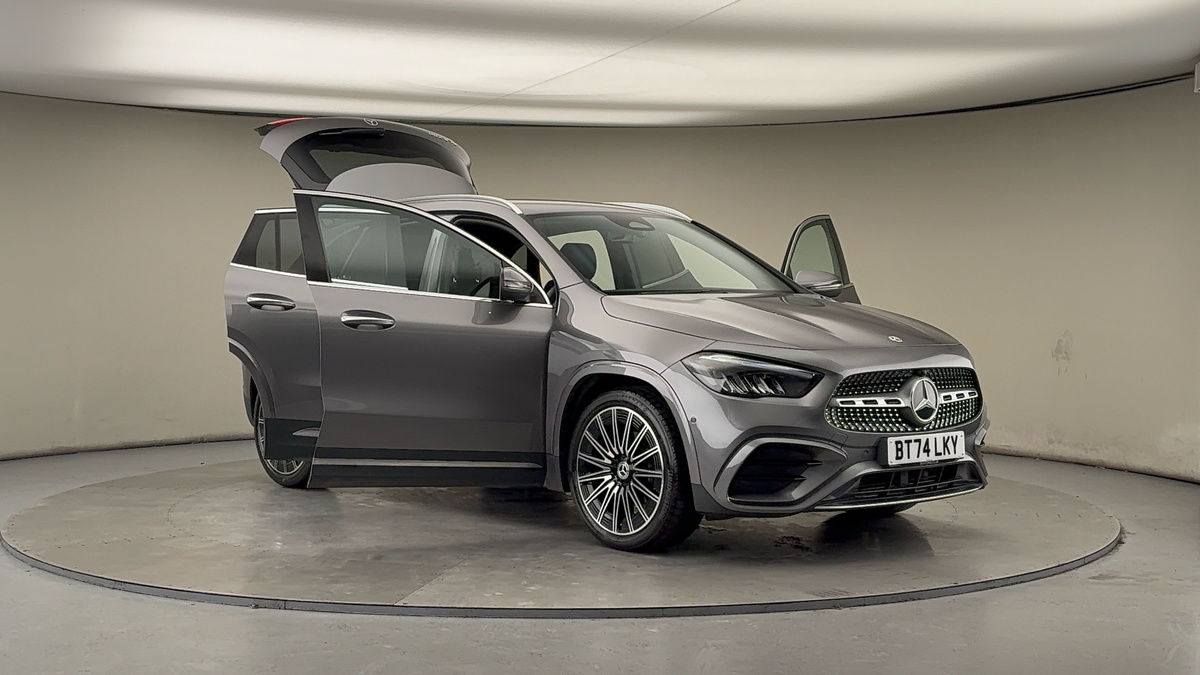 More views of Mercedes-Benz GLA