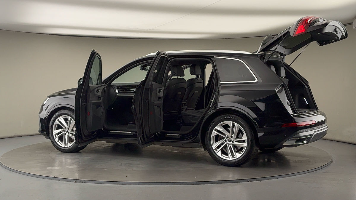 More views of Audi Q7