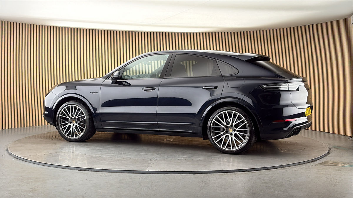 More views of Porsche Cayenne