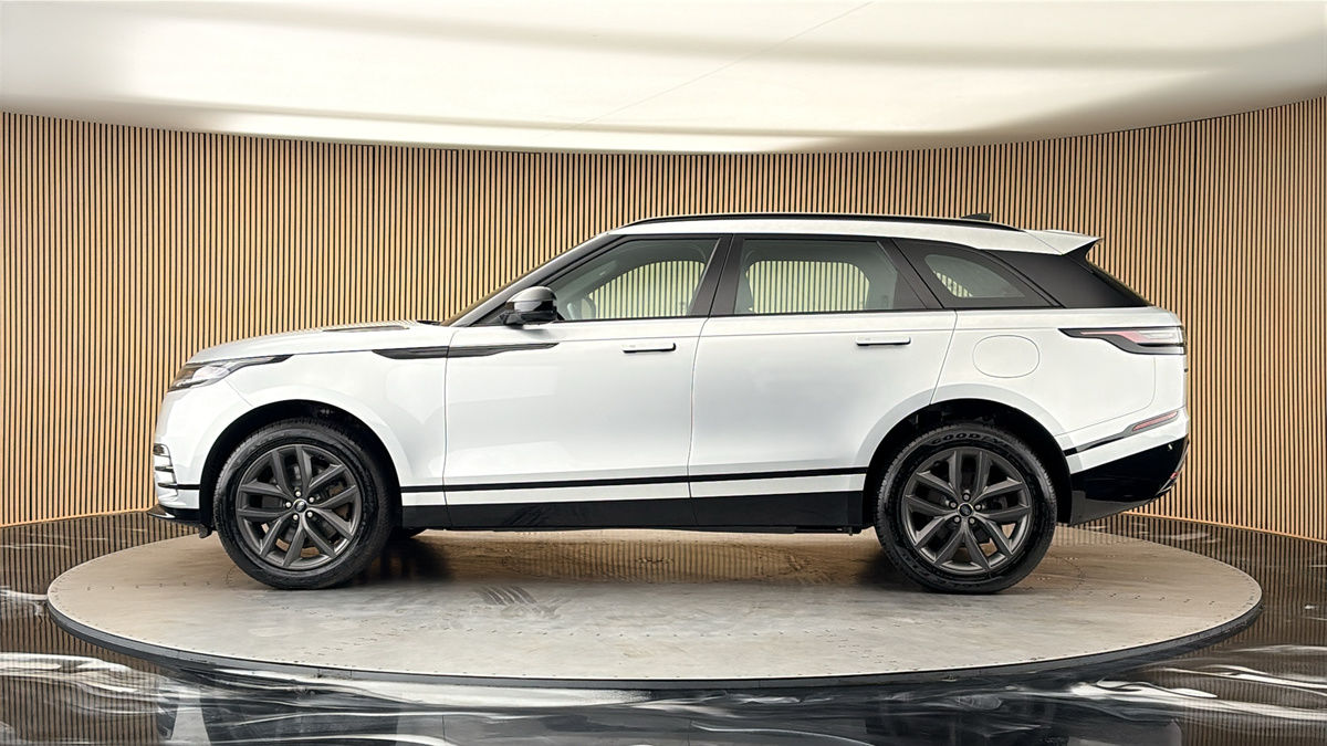Land Rover Range Rover Velar Image 15