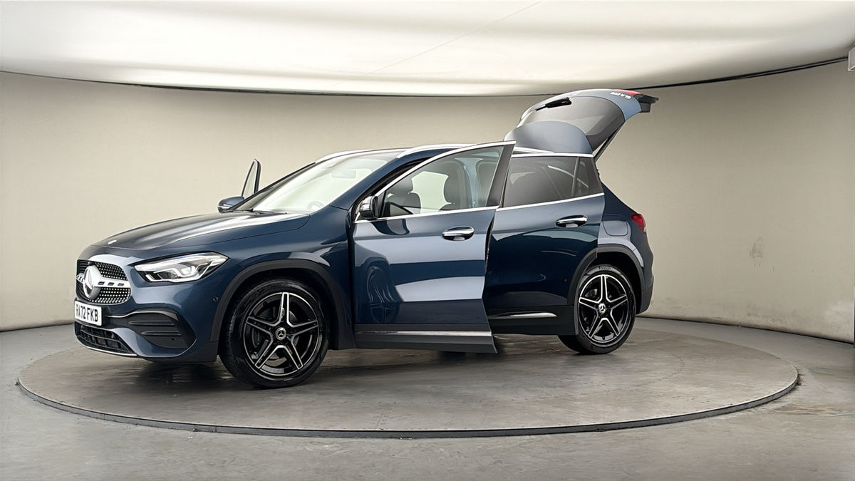 More views of Mercedes-Benz GLA