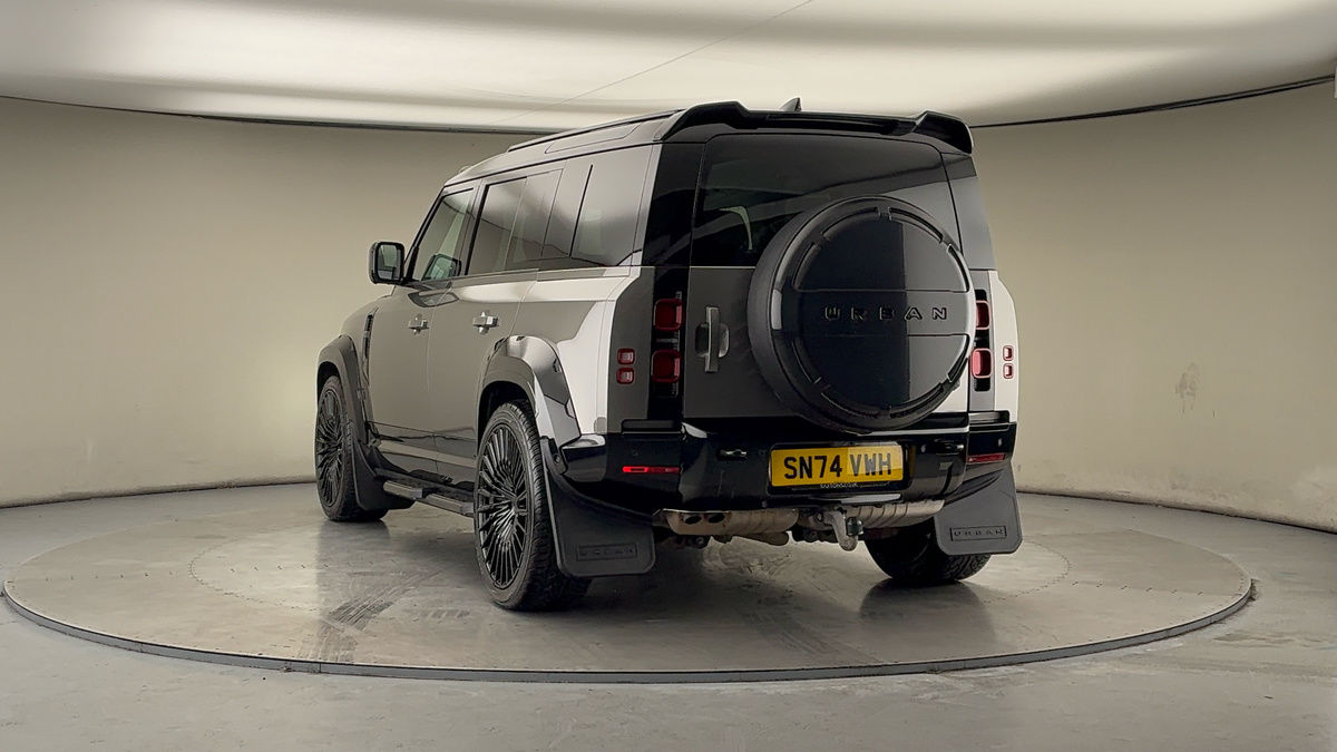 More views of Land Rover Defender 110