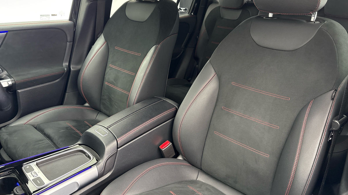 Mercedes-Benz GLB Image 7