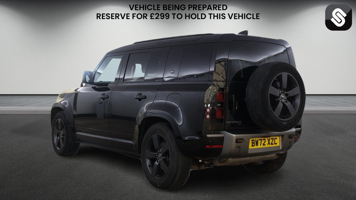 Land Rover Defender 110 Image 3