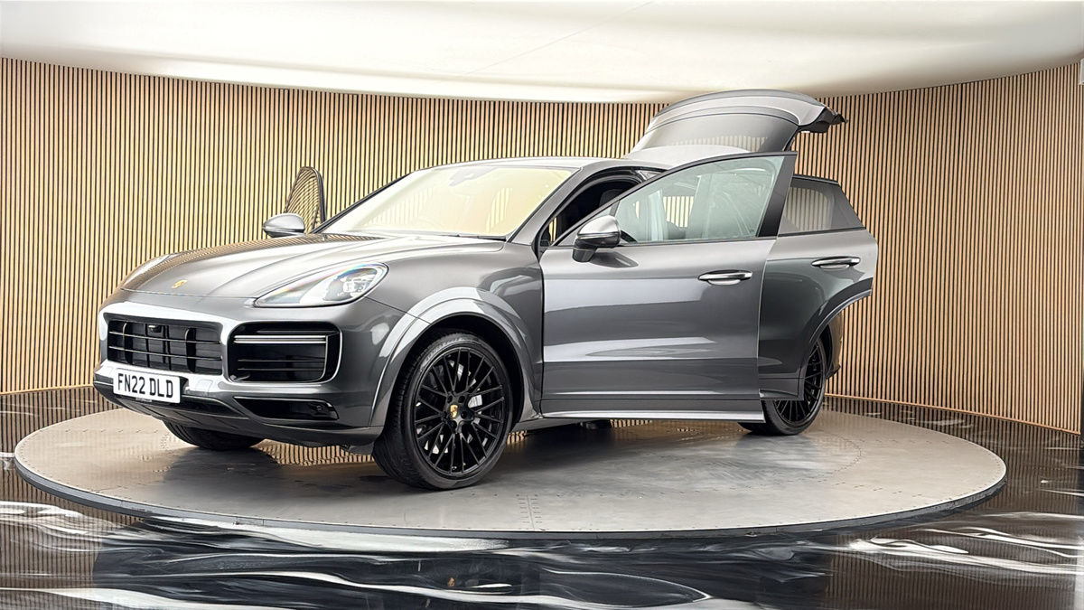 Porsche Cayenne Image 22