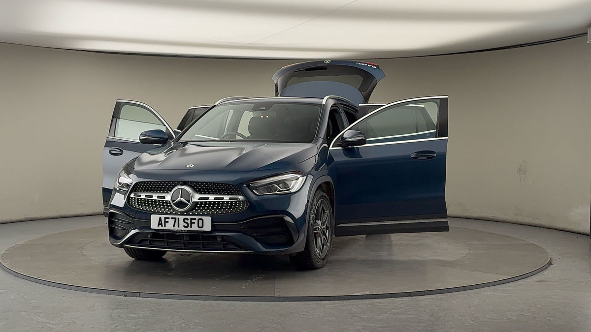 More views of Mercedes-Benz GLA