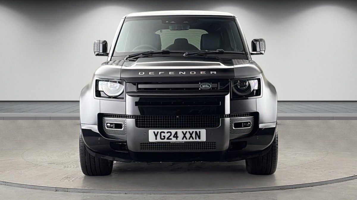 Land Rover Defender 110 Image 3