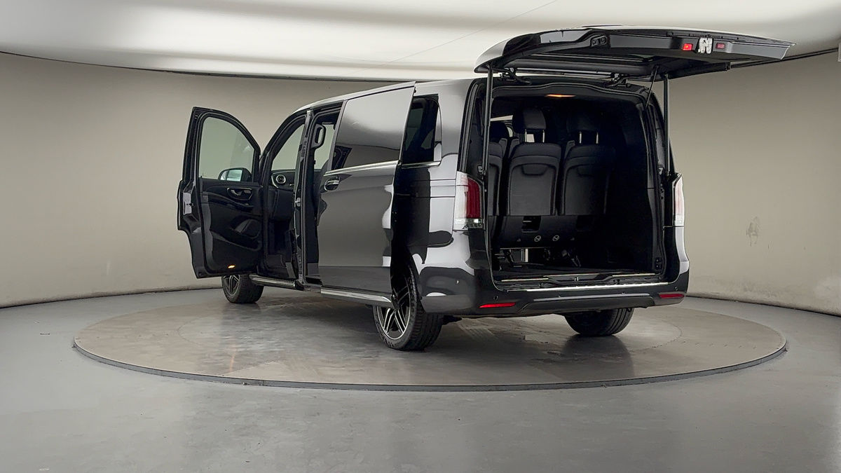 Mercedes-Benz V Class Image 23