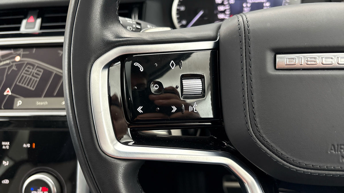 Land Rover Discovery Sport Image 13