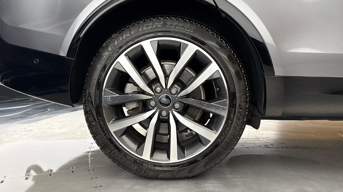 Land Rover Discovery Image 10