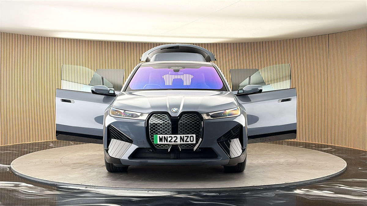 More views of BMW iX