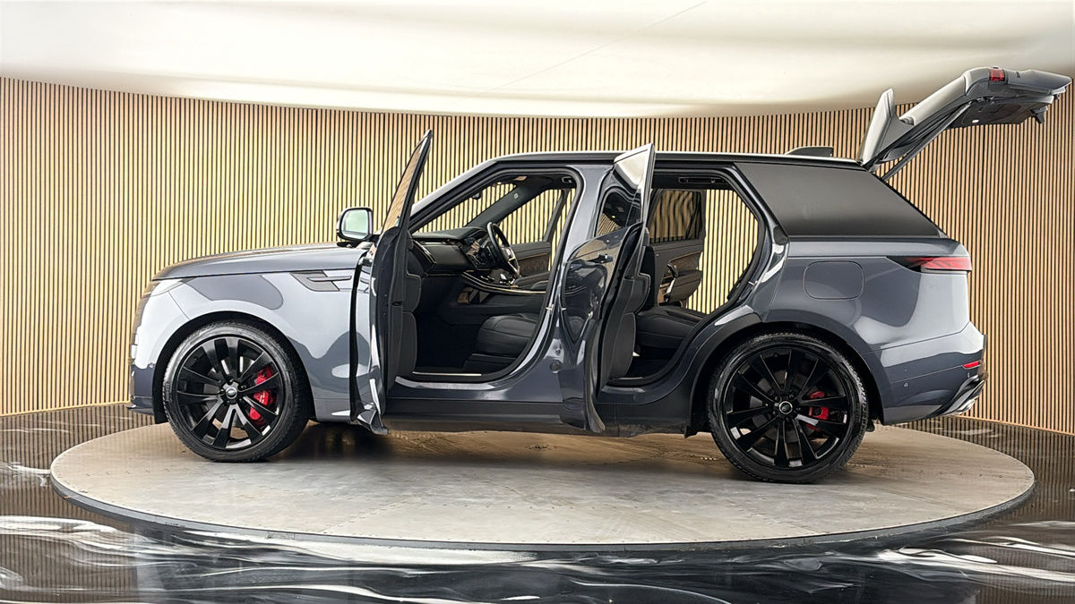 More views of Land Rover Range Rover Sport