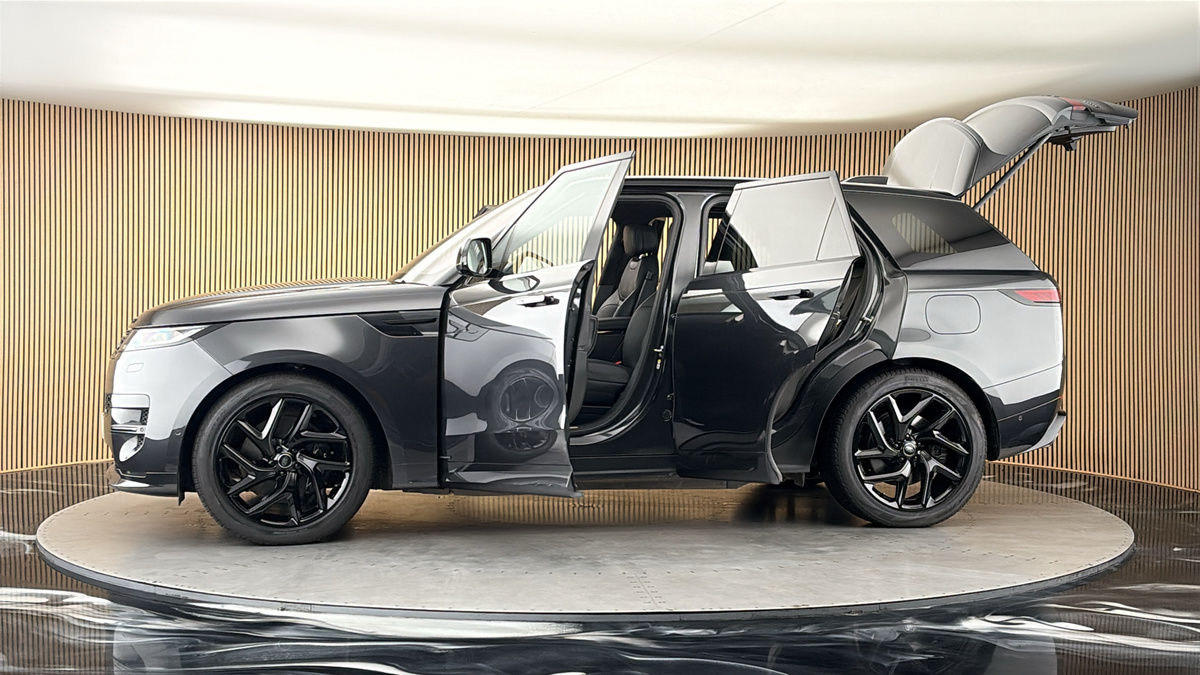 More views of Land Rover Range Rover Sport