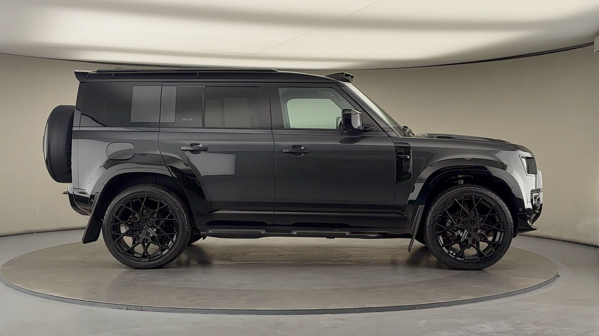 Land Rover Defender 110 Urban Image 16
