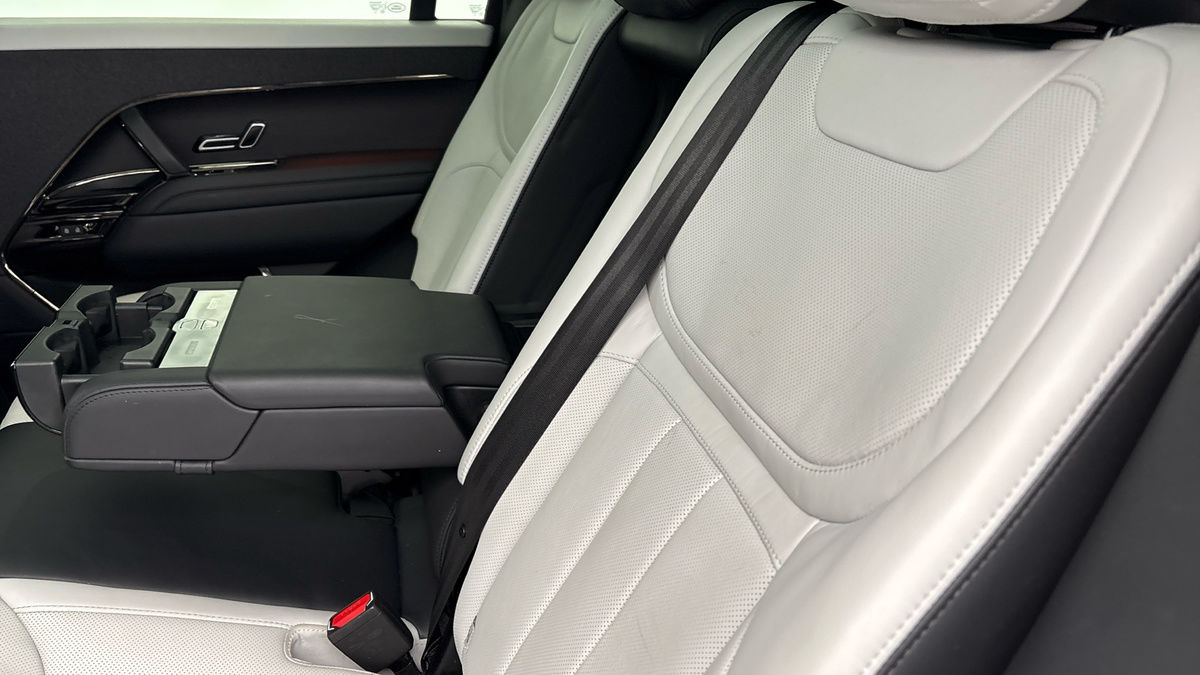 Land Rover Range Rover Sport Image 9