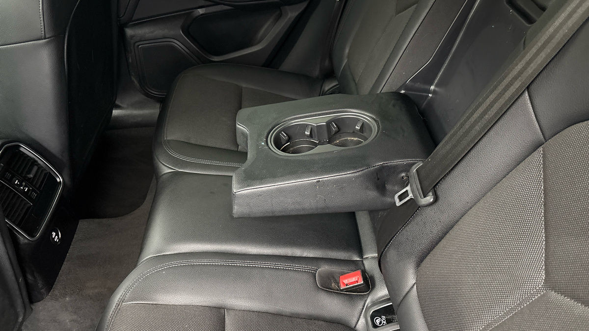 Porsche Macan Image 9